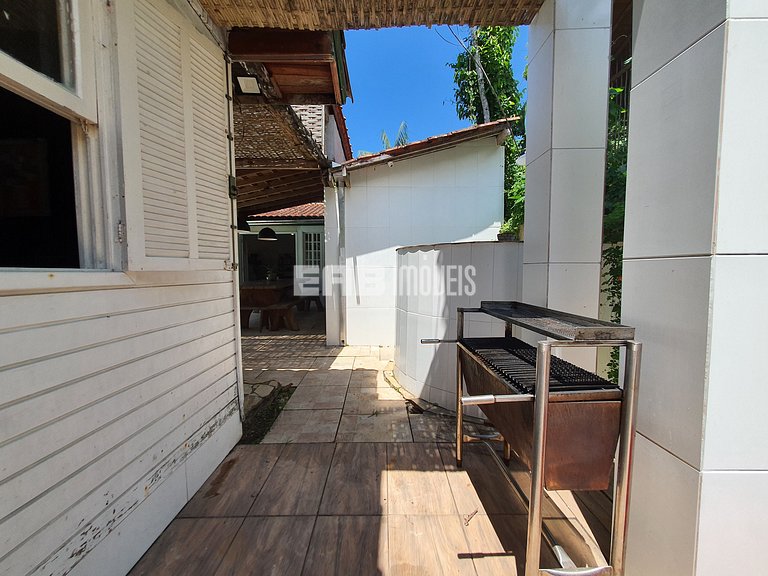 Casa para até 20 pessoas em Itamambuca