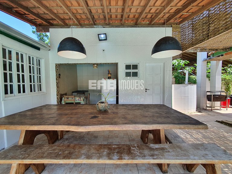 Casa para até 20 pessoas em Itamambuca