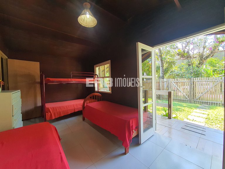 Casa para até 20 pessoas em Itamambuca