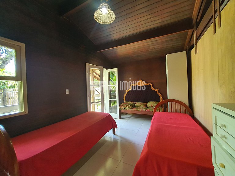 Casa para até 20 pessoas em Itamambuca