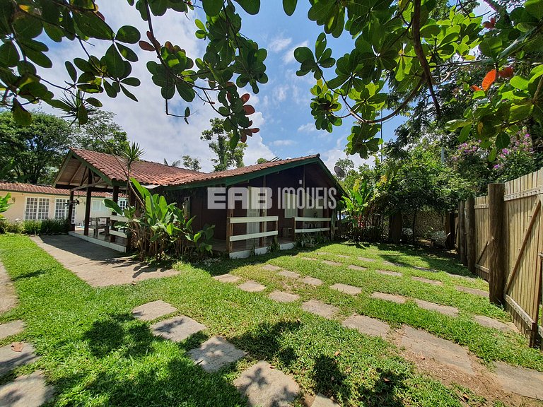 Casa para até 20 pessoas em Itamambuca