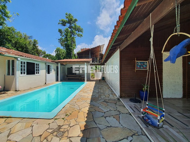 Casa para até 20 pessoas em Itamambuca