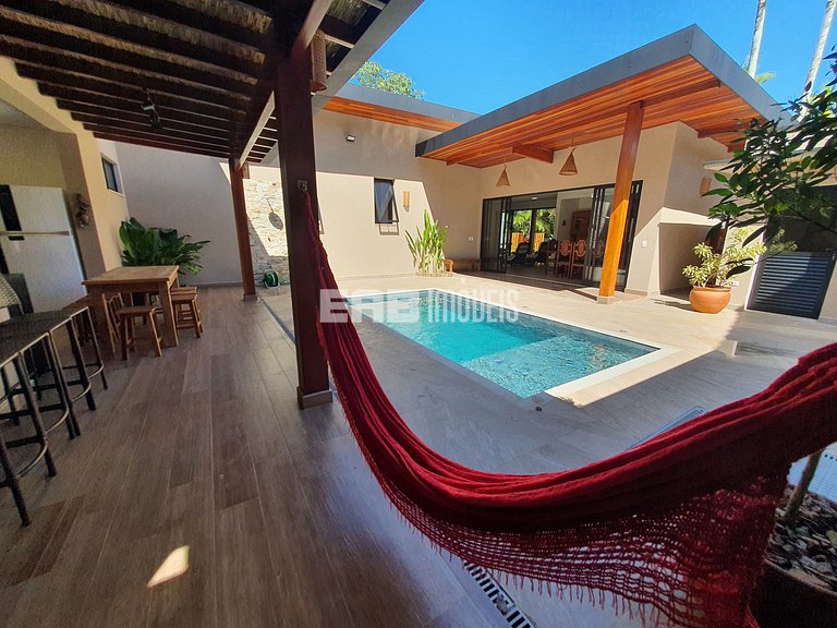 1ª casa saindo da praia, canto esquerdo Itamambuca