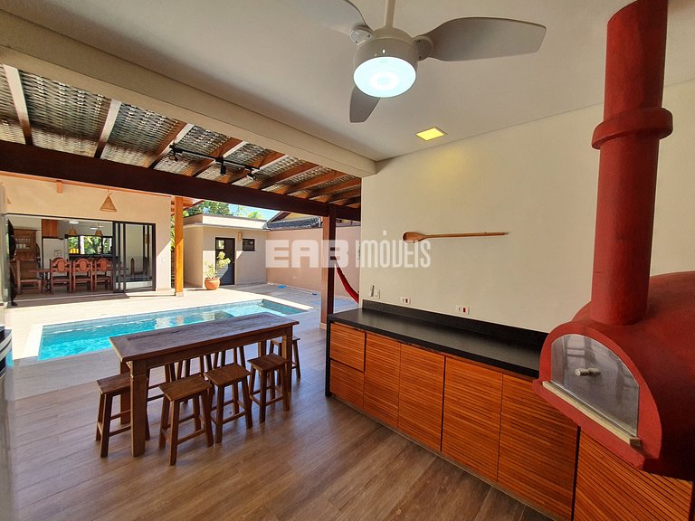 1ª casa saindo da praia