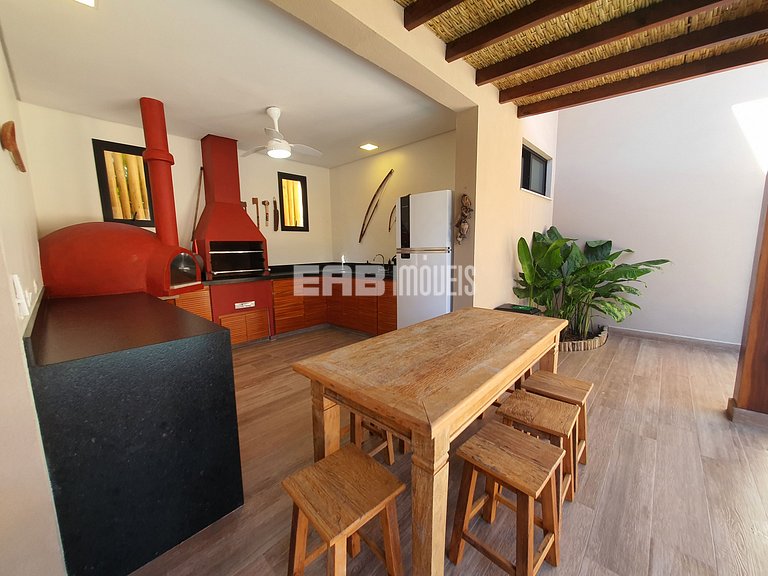 1ª casa saindo da praia