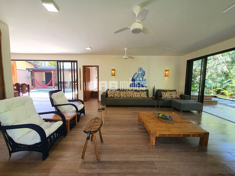 1ª casa saindo da praia, canto esquerdo Itamambuca