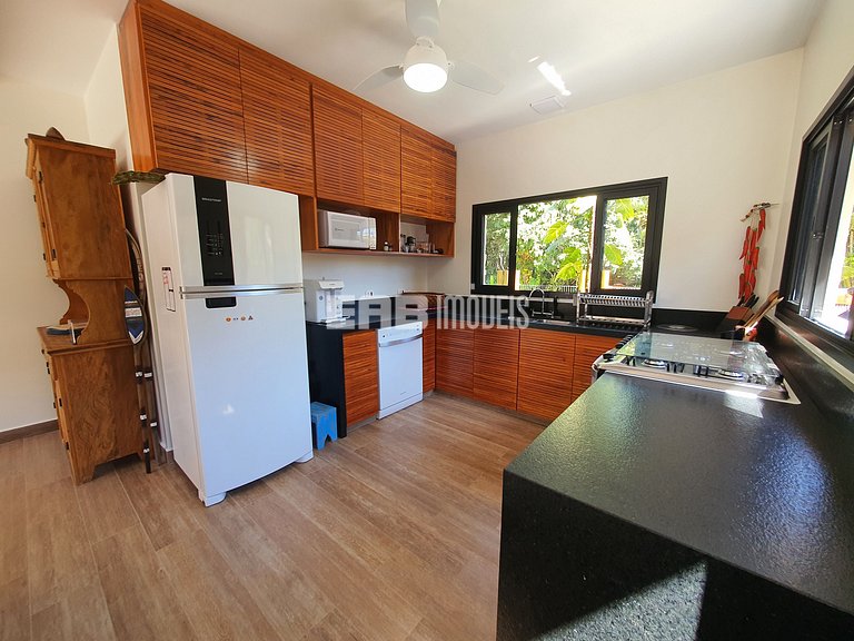 1ª casa saindo da praia