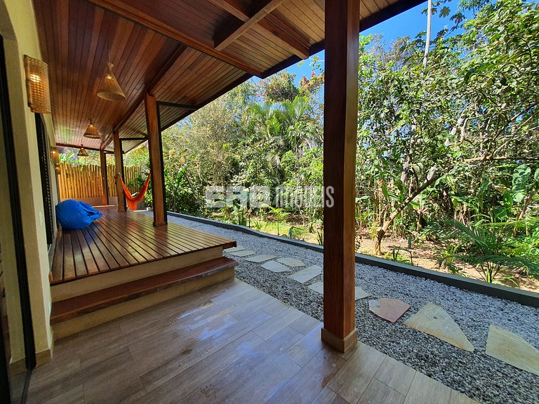 1ª casa saindo da praia, canto esquerdo Itamambuca