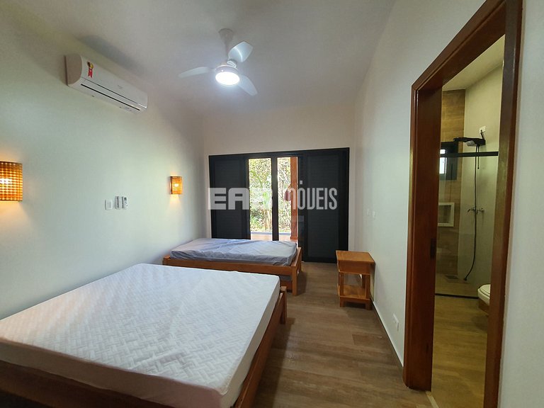 1ª casa saindo da praia