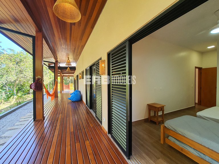 1ª casa saindo da praia