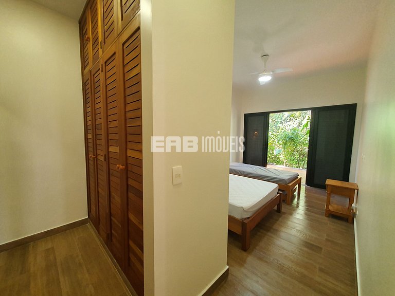 1ª casa saindo da praia