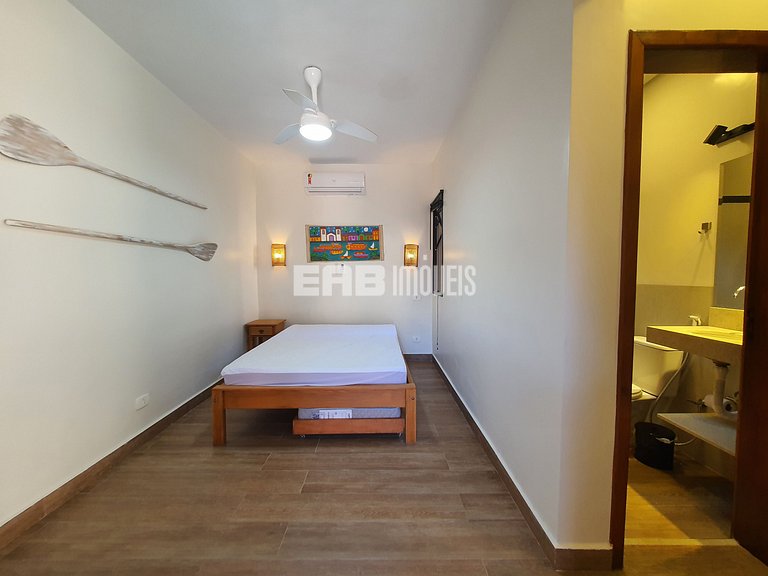 1ª casa saindo da praia