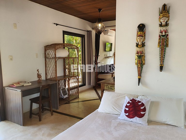 Mansão com 6 suites, sauna e piscina em Itamambuca