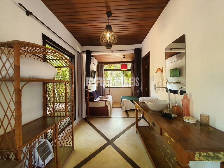 Mansão com 6 suites, sauna e piscina em Itamambuca