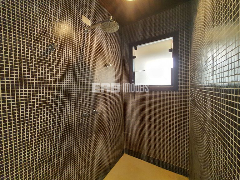 Mansão com 6 suites, sauna e piscina em Itamambuca