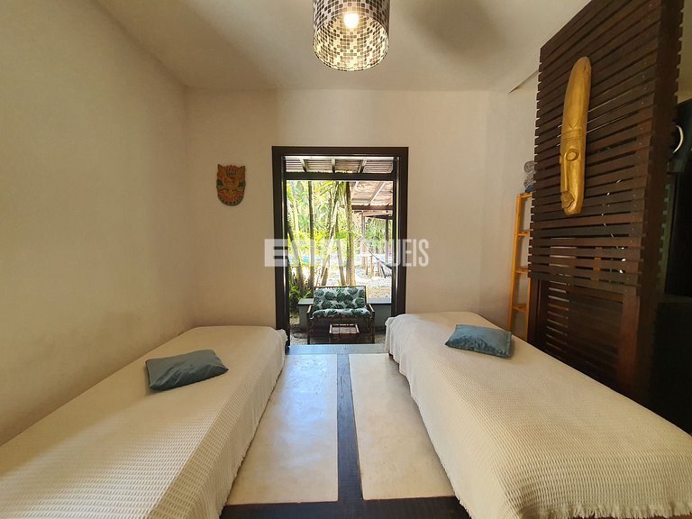 Mansão com 6 suites, sauna e piscina em Itamambuca