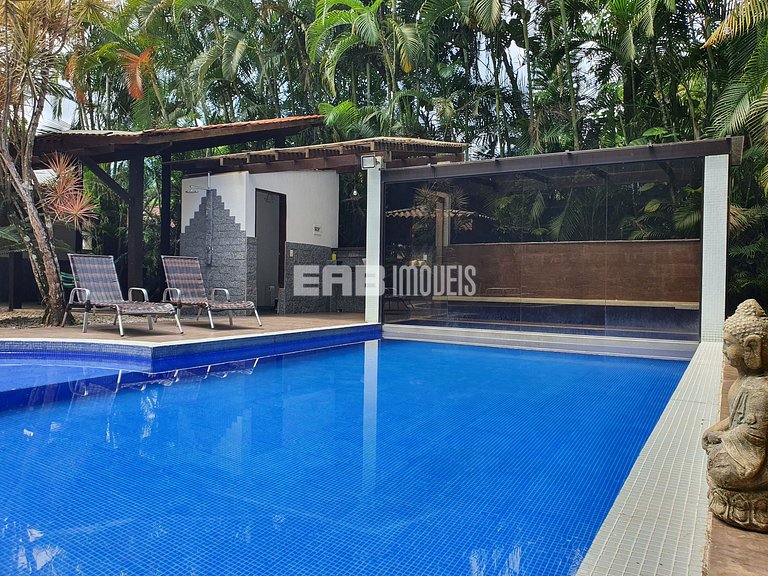 Mansão com 6 suites, sauna e piscina em Itamambuca