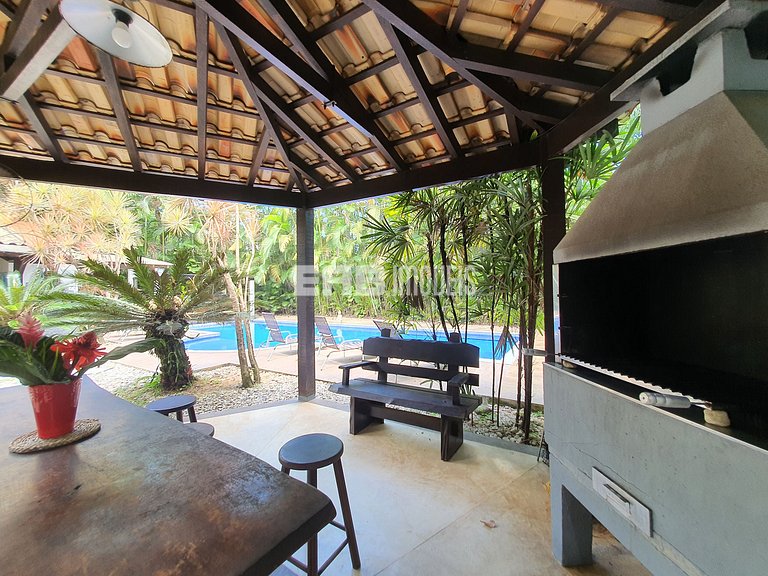 Mansão com 6 suites, sauna e piscina em Itamambuca