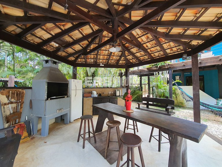 Mansão com 6 suites, sauna e piscina em Itamambuca