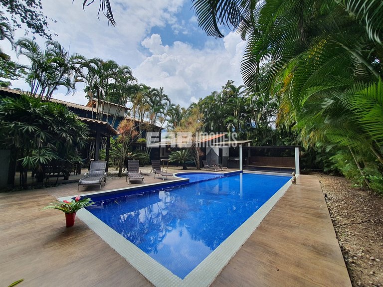 Mansão com 6 suites, sauna e piscina em Itamambuca