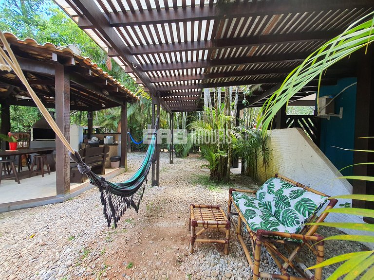 Mansão com 6 suites, sauna e piscina em Itamambuca