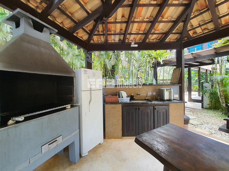 Mansão com 6 suites, sauna e piscina em Itamambuca