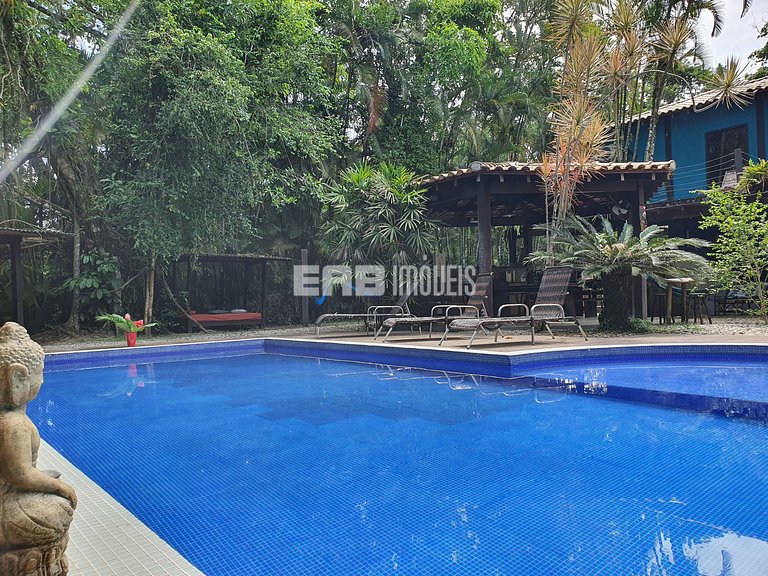 Mansão com 6 suites, sauna e piscina em Itamambuca