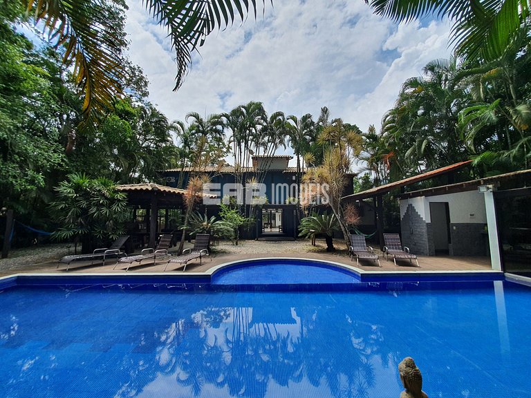 Mansão com 6 suites, sauna e piscina em Itamambuca