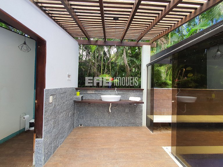 Mansão com 6 suites, sauna e piscina em Itamambuca