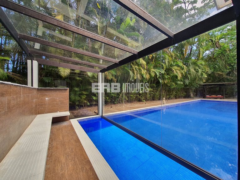 Mansão com 6 suites, sauna e piscina em Itamambuca