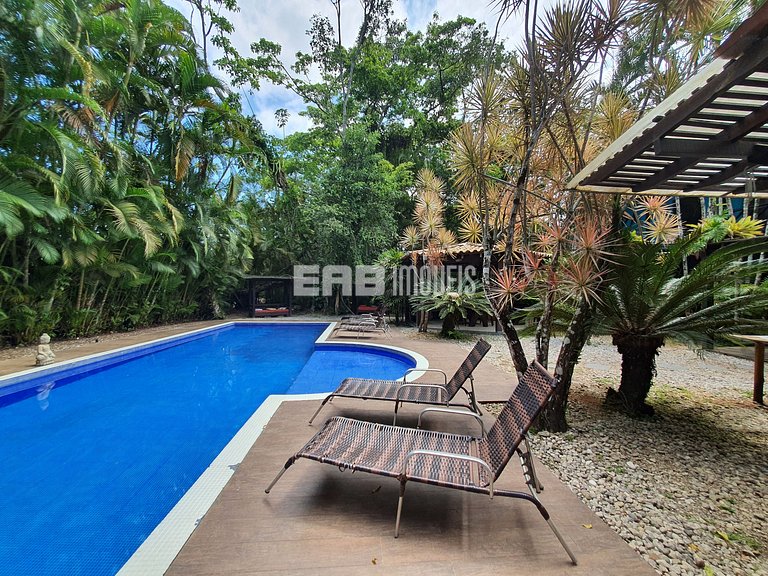 Mansão com 6 suites, sauna e piscina em Itamambuca