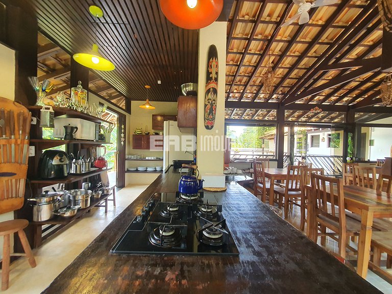 Mansão com 6 suites, sauna e piscina em Itamambuca