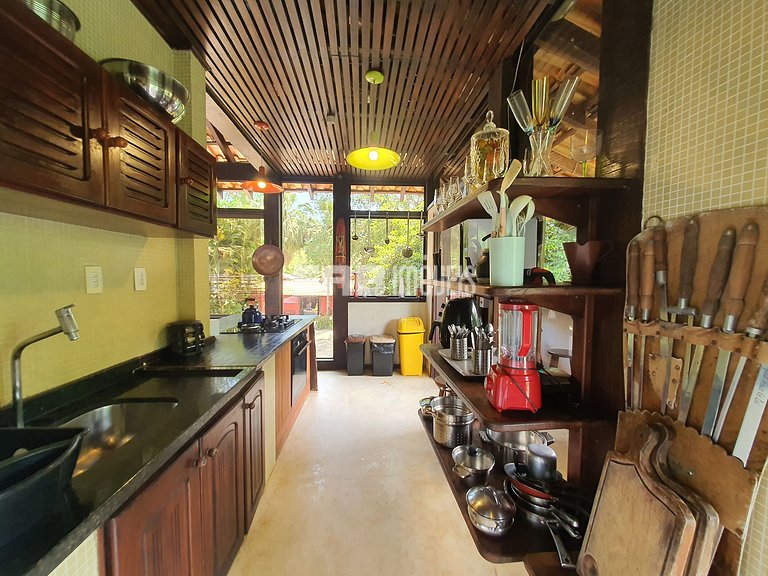 Mansão com 6 suites, sauna e piscina em Itamambuca