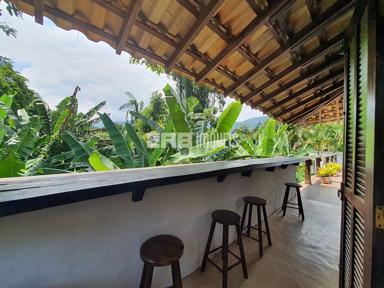 Mansão com 6 suites, sauna e piscina em Itamambuca