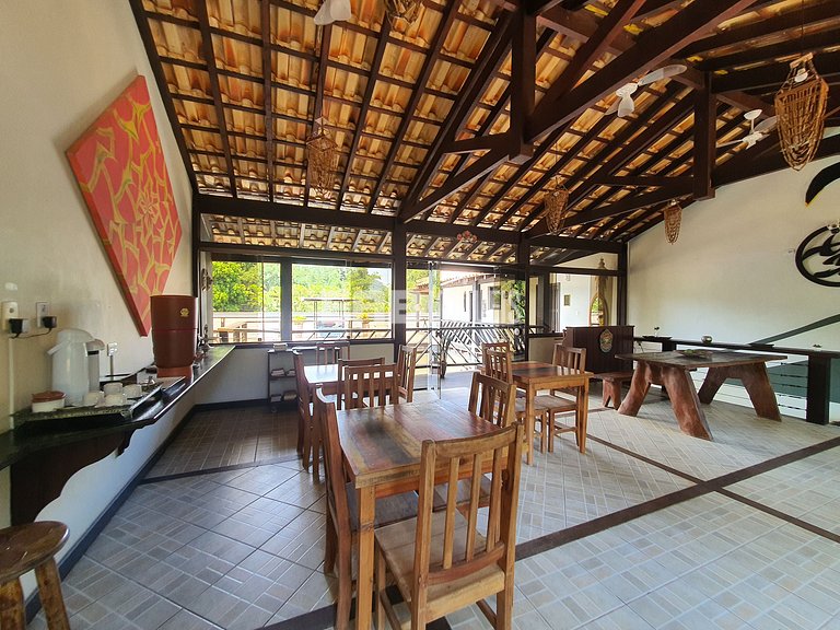 Mansão com 6 suites, sauna e piscina em Itamambuca