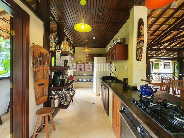 Mansão com 6 suites, sauna e piscina em Itamambuca