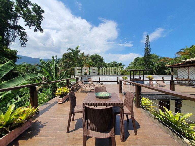 Mansão com 6 suites, sauna e piscina em Itamambuca