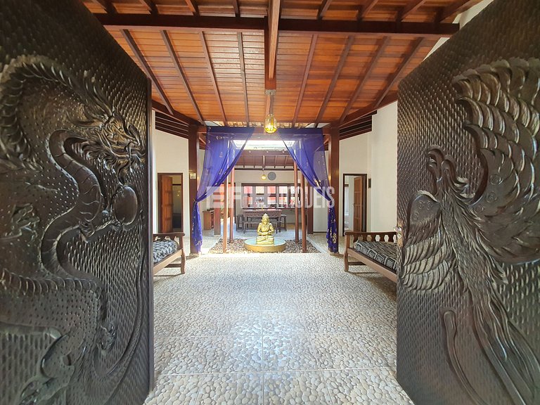 Casa com 4 suítes a 150m da praia de Itamambuca