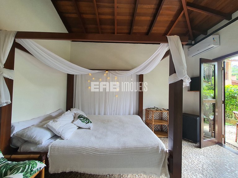 Casa com 4 suítes a 150m da praia de Itamambuca