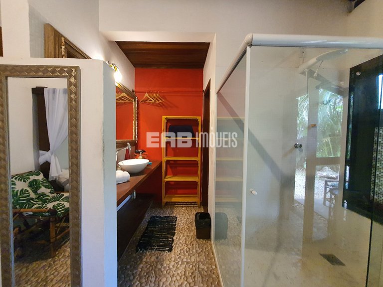 Casa com 4 suítes a 150m da praia de Itamambuca