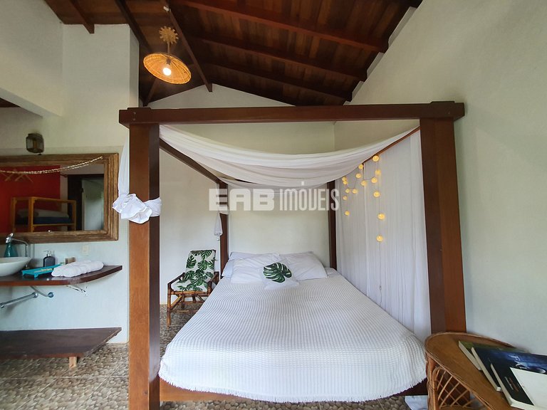 Casa com 4 suítes a 150m da praia de Itamambuca