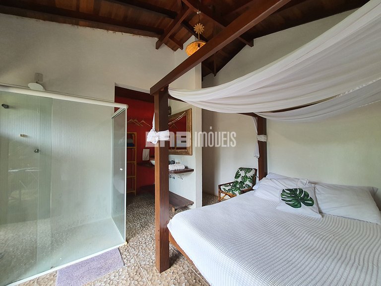 Casa com 4 suítes a 150m da praia de Itamambuca