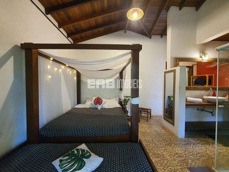 Casa com 4 suítes a 150m da praia de Itamambuca