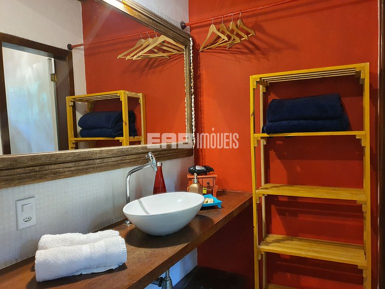 Casa com 4 suítes a 150m da praia de Itamambuca