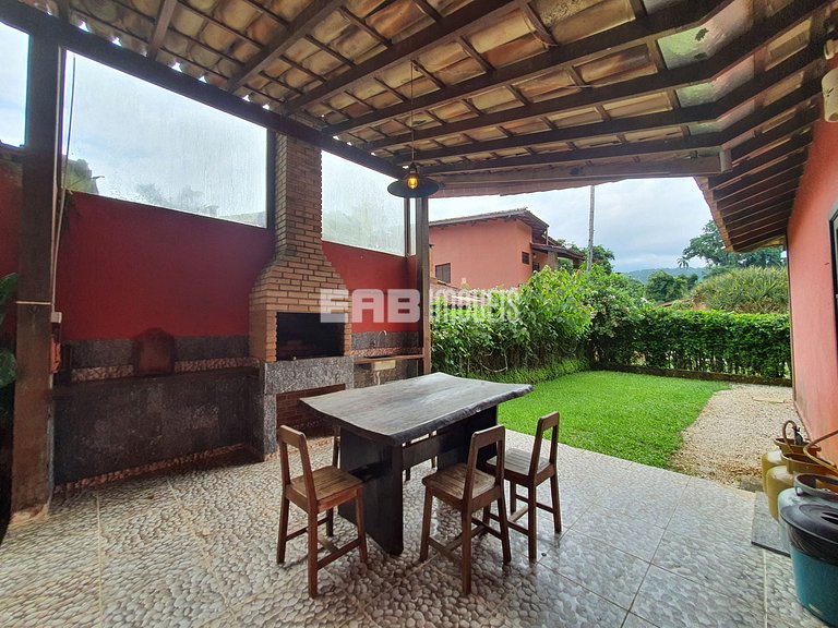 Casa com 4 suítes a 150m da praia de Itamambuca