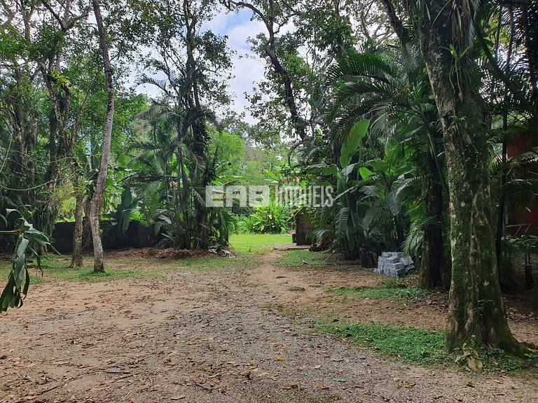 Casa com 4 suítes a 150m da praia de Itamambuca