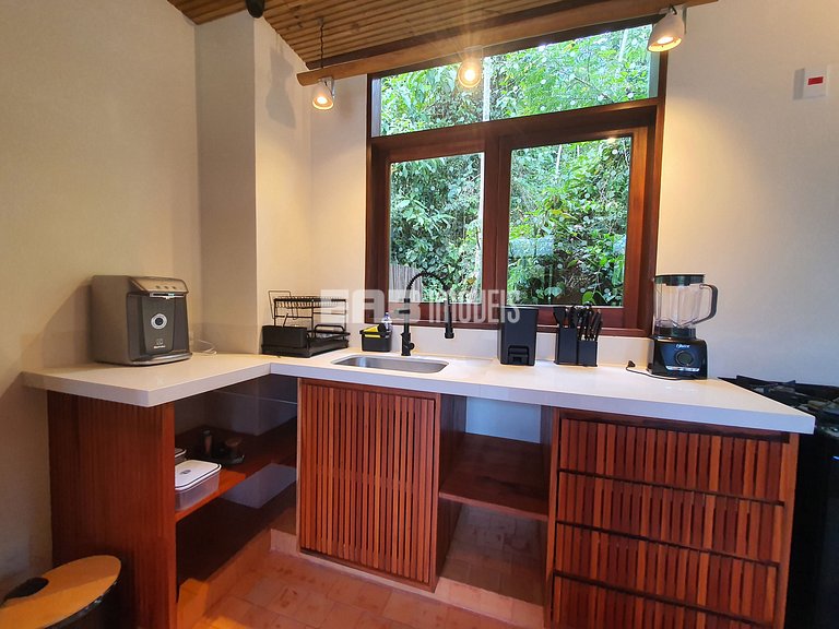 Casa com 5 suítes em Itamambuca