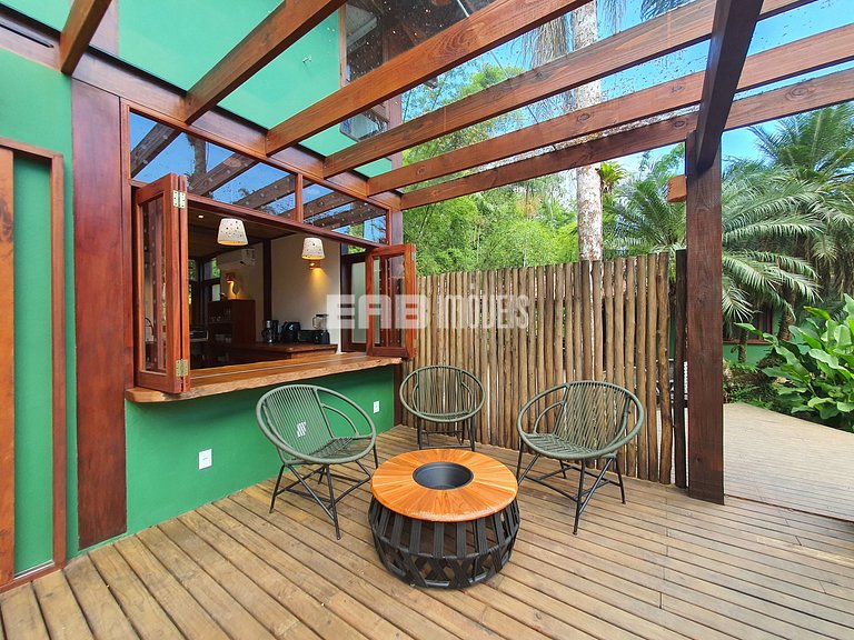 Casa com 5 suítes em Itamambuca