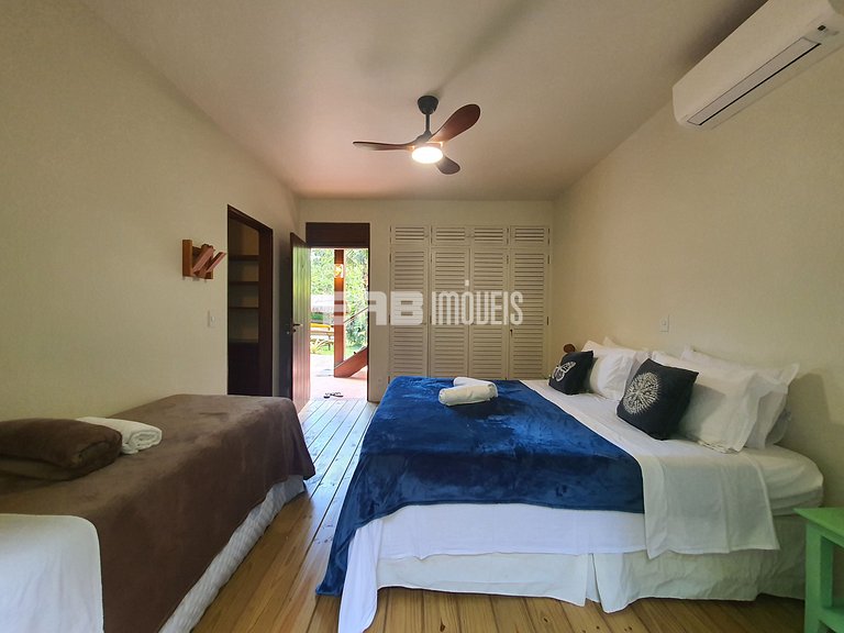 Casa com 5 suítes em Itamambuca