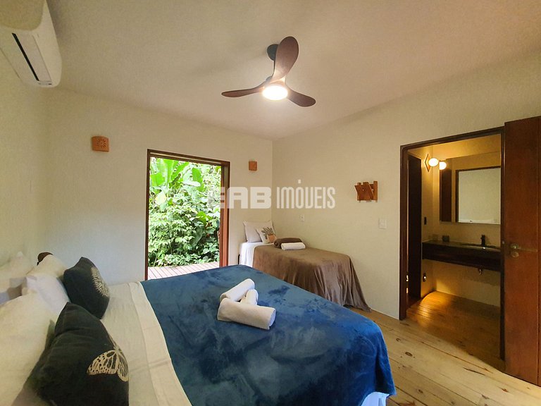 Casa com 5 suítes em Itamambuca